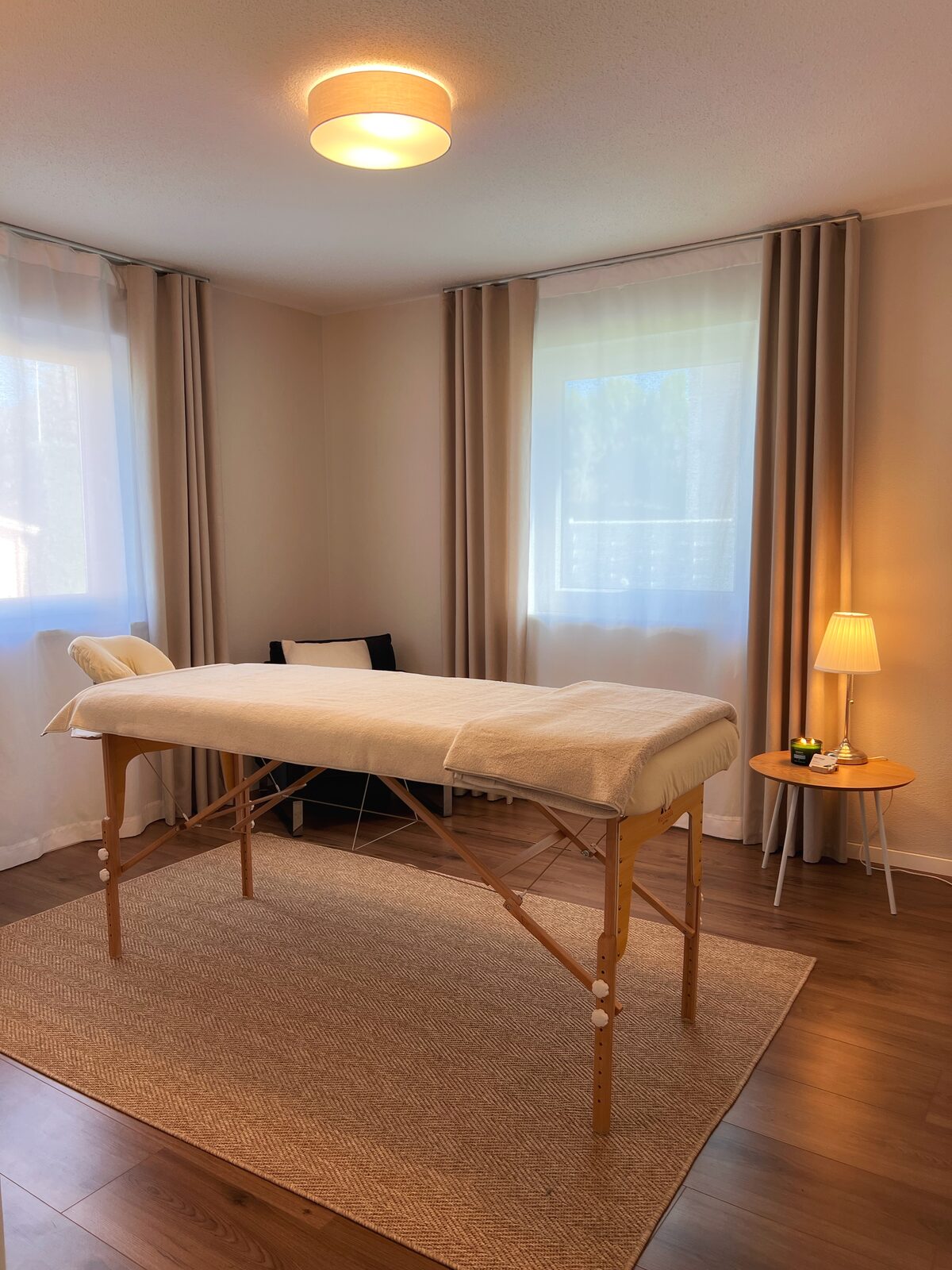 MobiMa Massageraum, warmes Licht
